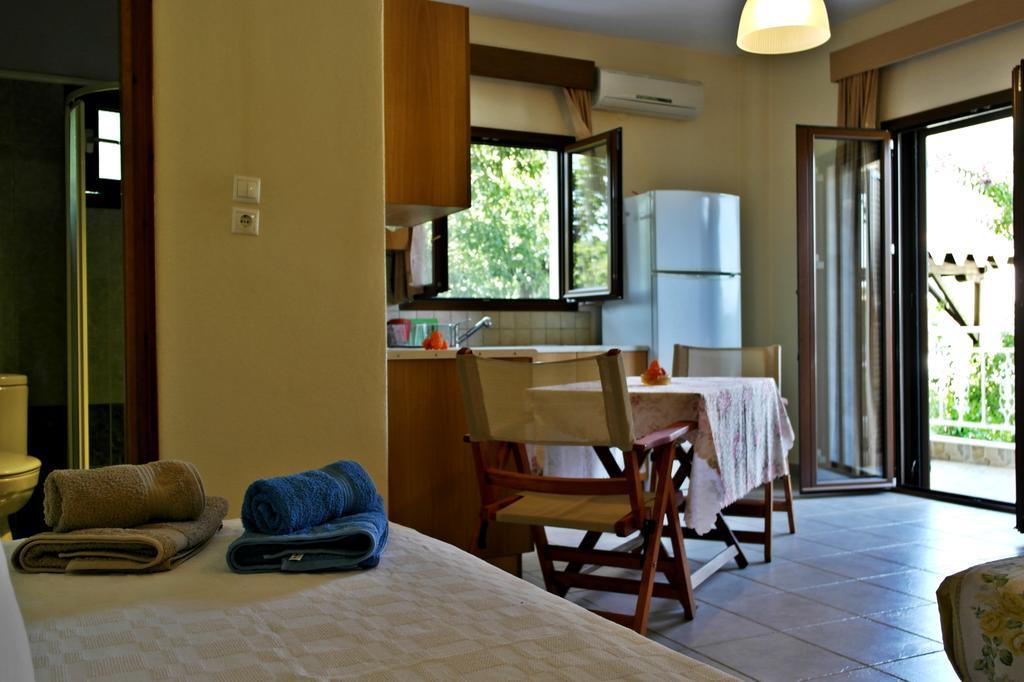 Roula Rooms Stratoni Exterior foto