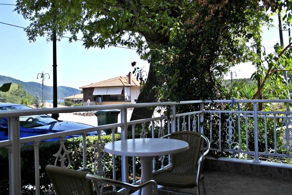 Roula Rooms Stratoni Exterior foto